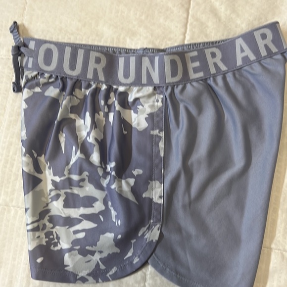 Under Armour Girl’s Gym Shorts - Picture 4 of 5